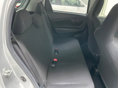 2019 Toyota Yaris - thumbnail 12