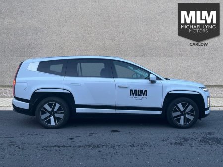 2025 Hyundai Ioniq 9 RWD standard (Long Range) Platinum €71,995 thumbnail