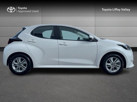 2024 Toyota Yaris - thumbnail 3