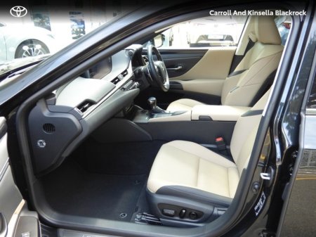 2022 Lexus ES 300 H Hybrid Dynamic €41,950 thumbnail