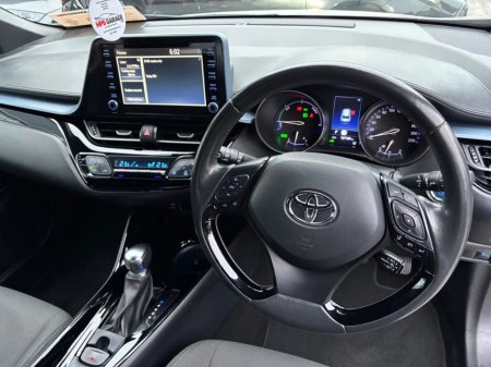 2022 Toyota C-HR 1.8 HYBRID SPORT BITONE €23,000 thumbnail