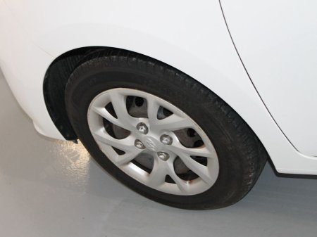 2020 Hyundai i10 - thumbnail 29