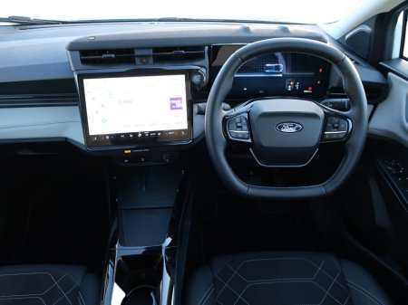 2025 Ford Puma EV 53KWH 168PS Premium €31,995 thumbnail