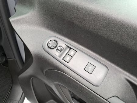 2026 Opel Combo KOMFORT  L1H1 1.5TD 100BHP  **LED HEADLIGTS** €21,098 thumbnail