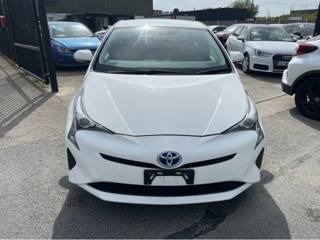 2018 Toyota Prius - photo 2
