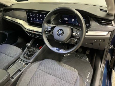 2023 Skoda Octavia - thumbnail 8