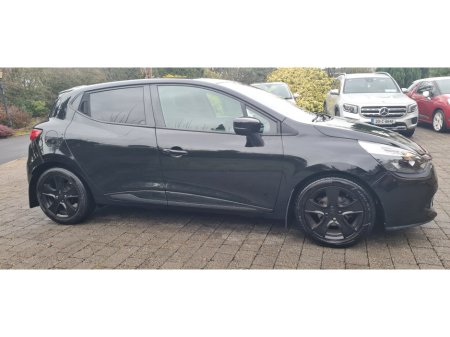 2014 Renault Clio 1.2 Petrol Dynamique MediaNav 75 bhp €6,900 thumbnail