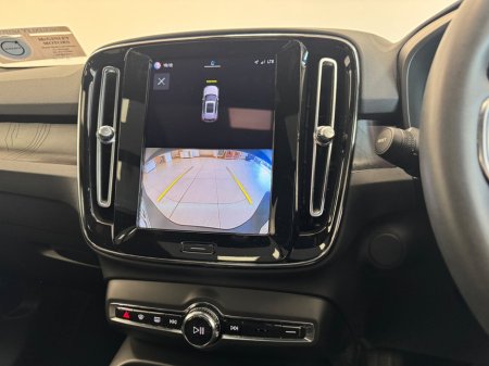 2023 Volvo XC40 - thumbnail 18