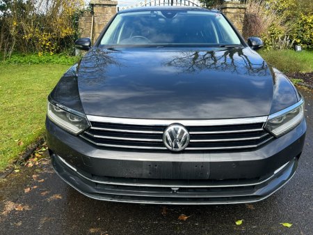 2018 Volkswagen Passat - thumbnail 2