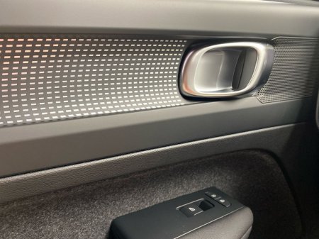 2026 Volvo EX40 - thumbnail 16