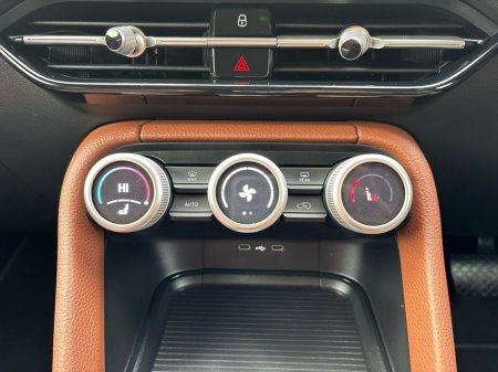 2025 Skoda Kodiaq SELECTION 2.0TDI 150HP DSG €55,995 thumbnail