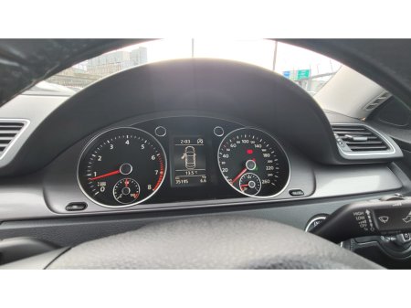 2011 Volkswagen Passat - thumbnail 16