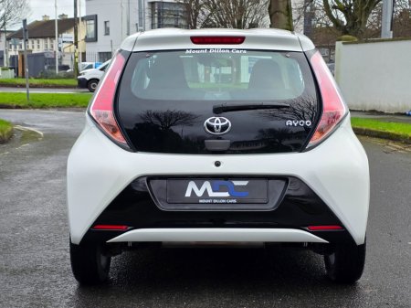 2017 Toyota Aygo 1.0 VVT-i x-play+ €8,450 thumbnail
