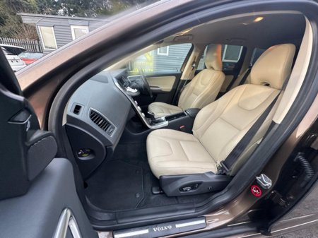 2015 Volvo XC60 - thumbnail 14