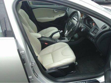 2015 Volvo V40 1.6 D2 SE ** FSH (Volvo ) ** 1 Owner  ** €11,745 thumbnail