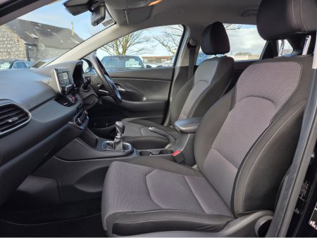 2018 Hyundai i30 I 30 DELUXE 5DR €14,950 thumbnail