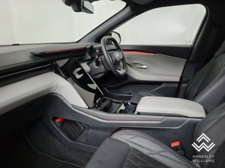 2025 Ford Explorer Premium 77kWh Extended Range RWD €39,950 thumbnail