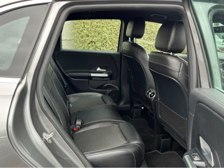 2019 Mercedes-Benz B Class B180 SPORT AUTOMATIC 1.3 PETROL //LOW MILES//HALF LEATHER SEATS//SAT NAV//REVERSE CAMERA// €20,950 thumbnail