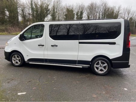 2016 Renault Trafic 9 Seat  Minibus 5 Door thumbnail