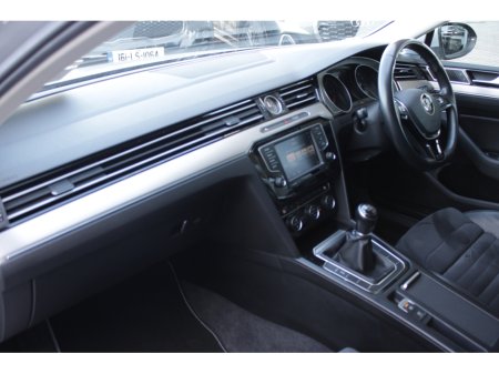 2015 Volkswagen Passat - thumbnail 19