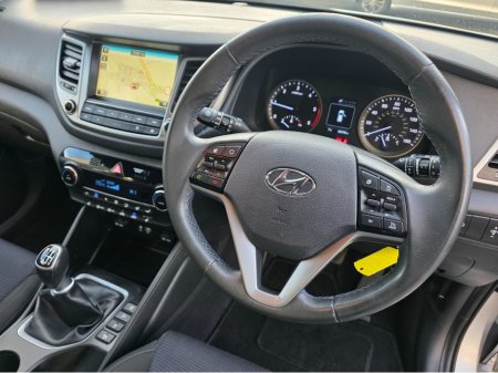 2017 Hyundai Tucson 1.7 SE NAV Bluedrive 116PS 5DR €13,750 thumbnail