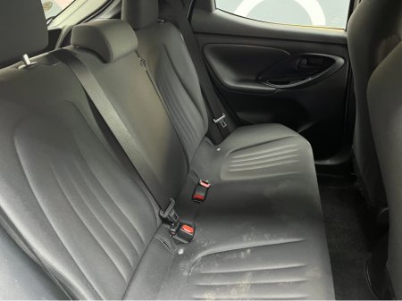 2021 Toyota Yaris - thumbnail 10