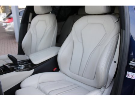 2019 BMW 5 Series - thumbnail 22