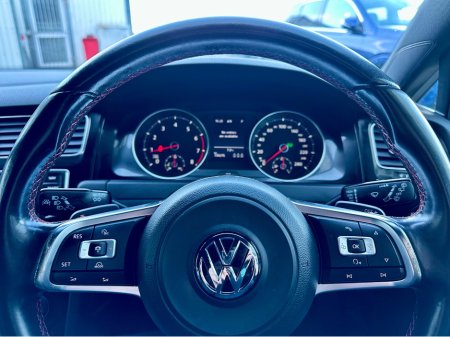 2014 Volkswagen Golf - thumbnail 11