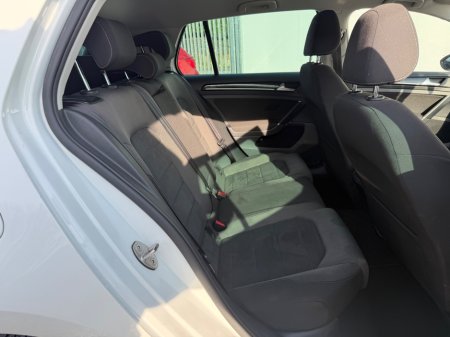 2018 Volkswagen Golf - thumbnail 16