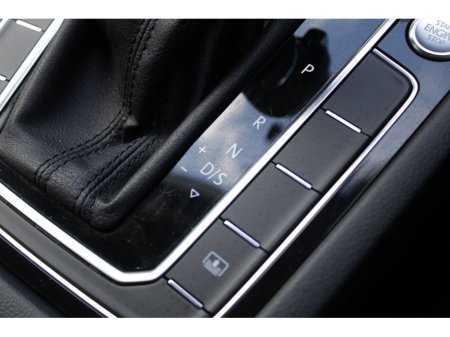 2018 Volkswagen Passat - thumbnail 16