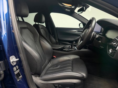 2021 BMW 5 Series - thumbnail 10