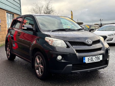 2011 Toyota Urban Cruiser - view 4