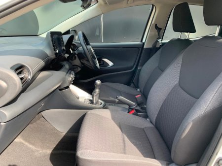 2023 Toyota Yaris - thumbnail 15