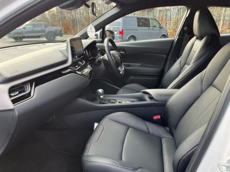 2023 Toyota C-HR HYBRID LUNA 4DR AUTO €28,950 thumbnail