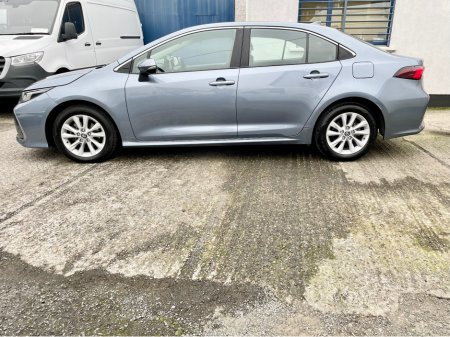 2024 Toyota Corolla LUNA SALOON 4DR AUTO 1.8 PETROL/ELECTRIC SELF CHARGING HYBRID €27,950 thumbnail