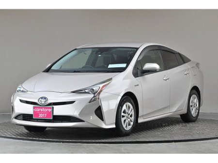 2017 Toyota Prius - thumbnail 3