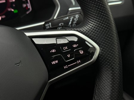 2023 Volkswagen Tiguan R-LINE 1.4 TSI PHEV DSG €37,990 thumbnail