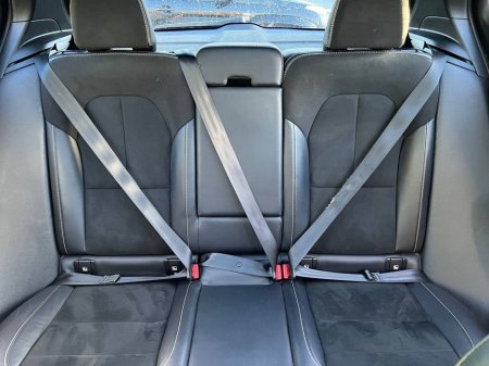 2021 Volvo XC40 R-DESIGN T4 1.5 RECHARGE PHEV // TILT & SLIDE PAN ROOF // 19" R-DESIGN ALLOYS // FULL SERVICE HISTORY €25,950 thumbnail