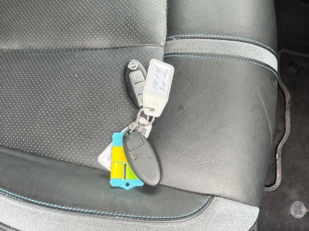 2021 Nissan Leaf - thumbnail 13