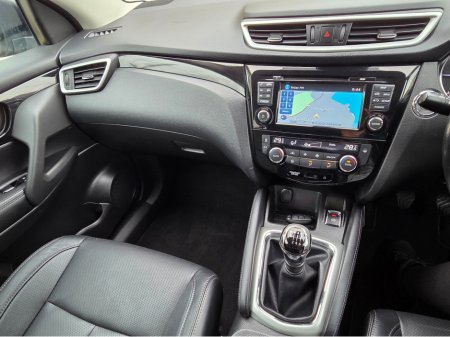 2017 Nissan Qashqai ** DEPOSIT TAKEN ** 1.5 SV PREMIUM E6 4DR €15,950 thumbnail