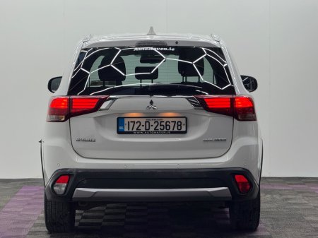 2017 Mitsubishi Outlander - thumbnail 5