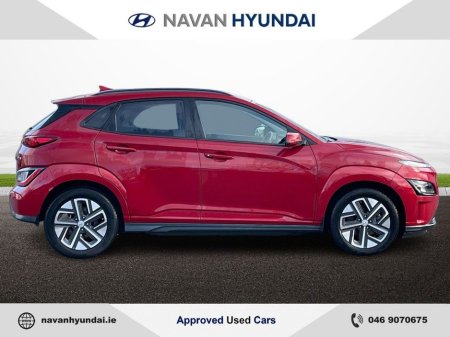 2022 Hyundai Kona EV Premium 64 kWh €21,850 thumbnail
