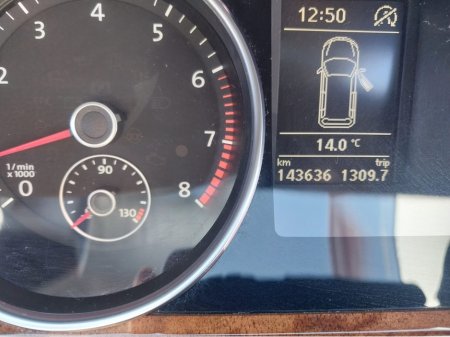 2011 Volkswagen Passat - thumbnail 14