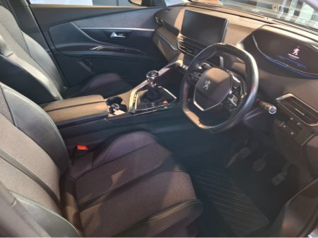 2021 Peugeot 5008 FL ALLURE PACK 1.5 BLUE H HDI 13 €31,950 thumbnail