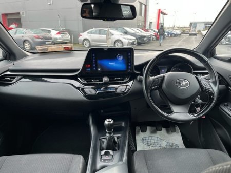 2017 Toyota C-HR C-HR 1.2T LUNA €17,950 thumbnail