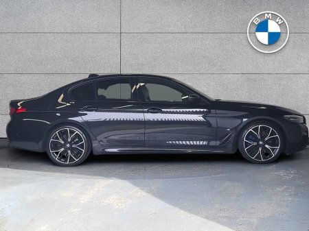 2022 BMW 5 Series - thumbnail 3