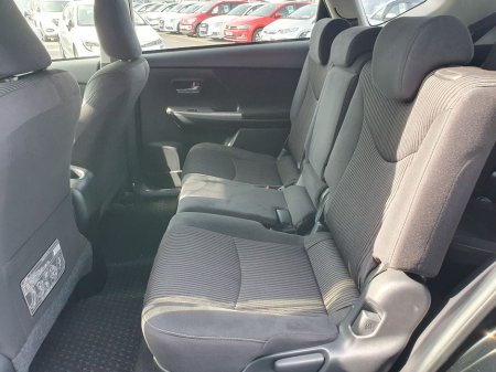 2016 Toyota Prius+ - thumbnail 17