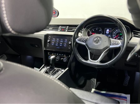 2020 Volkswagen Passat TDI SEL S-A 4DR AUTO €19,700 thumbnail