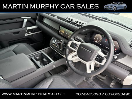 2023 Land Rover Defender 110 3.0 D250 X-DYNAMIC 7 SEATS €89,950 thumbnail