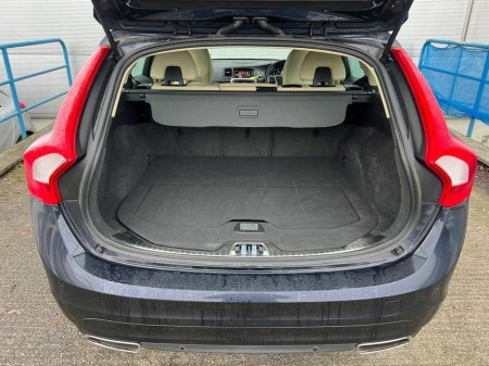 2018 Volvo V60 D4 CLASSIC 2.0 D // SERVICE HISTORY // OPENING SUNROOF // ADAPTIVE CRUISE CONTROL €19,950 thumbnail